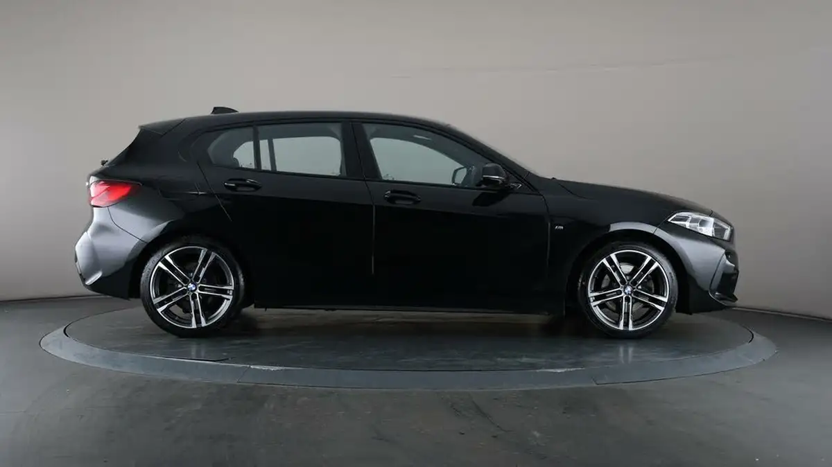 2021-bmw-1-series-15td-116d-m-sport-lcp-big-53