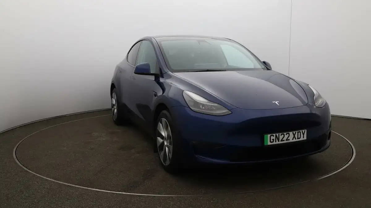 2022-tesla-model-y-e-long-range-big-41