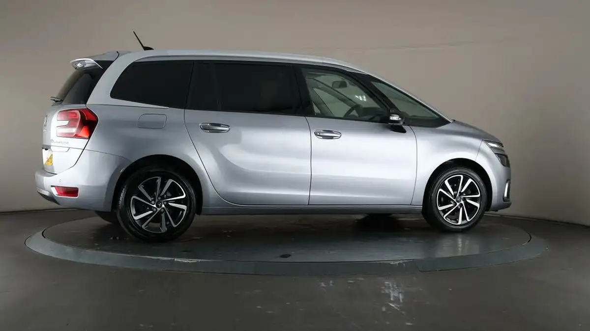 2021-citroen-grand-c4-spacetourer-12-puretech-sense-big-59