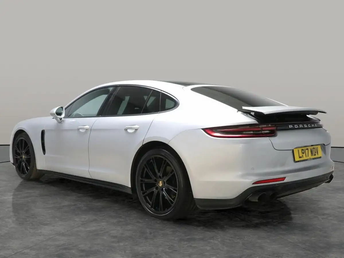 2017-porsche-panamera-30-v6-big-9