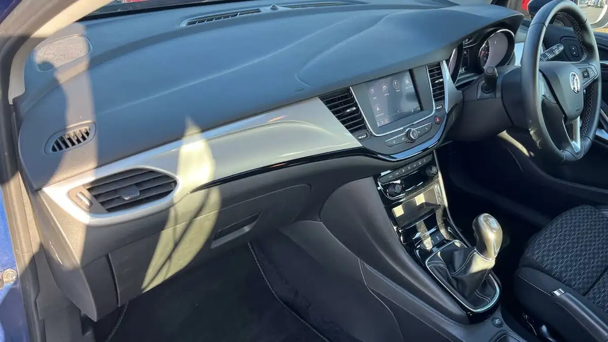 2019-vauxhall-astra-12-turbo-sri-145ps-big-27