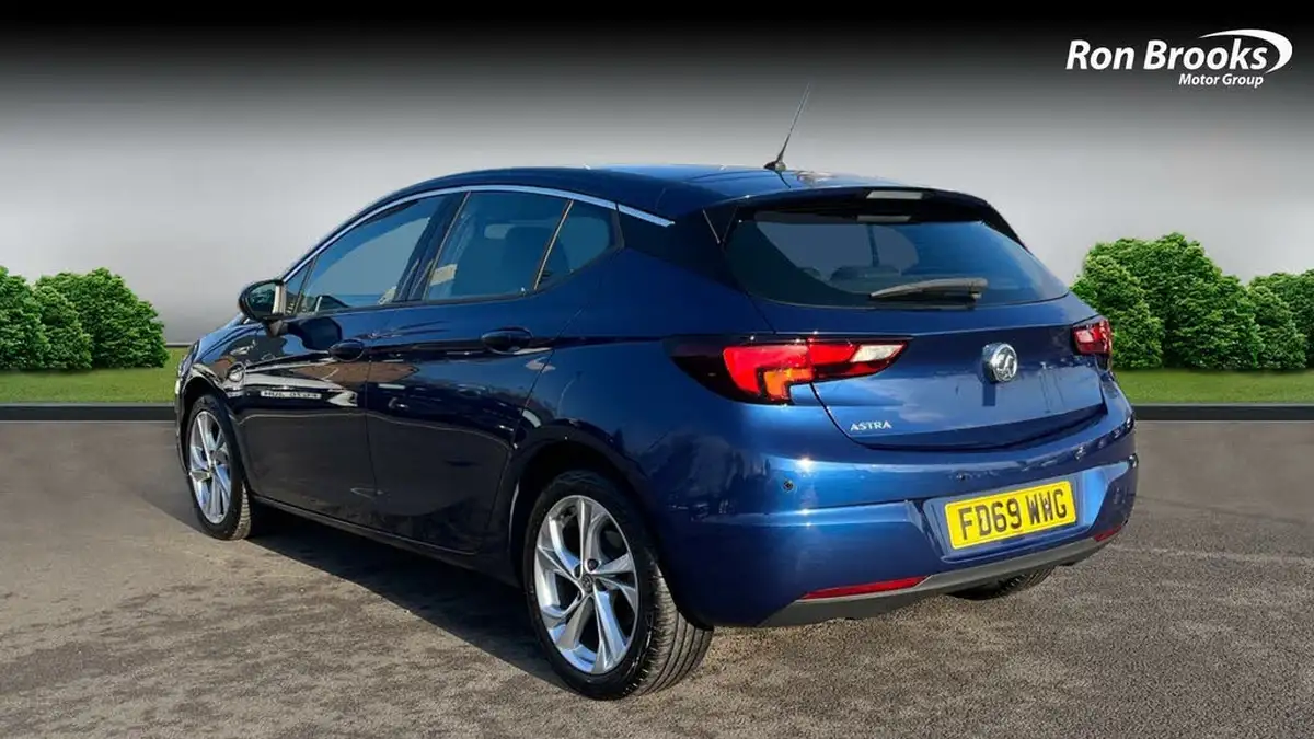 2019-vauxhall-astra-12-turbo-sri-145ps-big-3