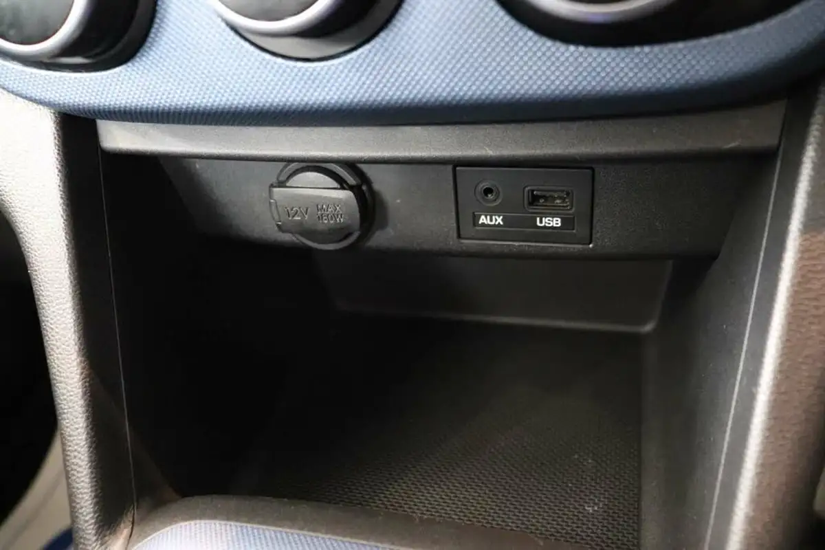 2015-hyundai-i10-12-se-auto-big-38