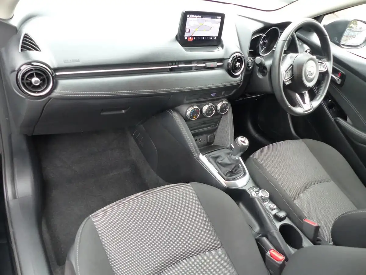 2019-mazda-mazda2-15-sport-nav-big-6
