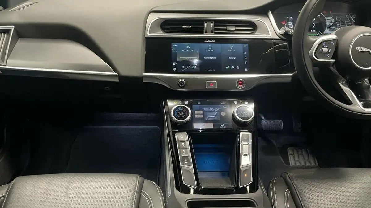 2024-jaguar-i-pace-ev400-r-dynamic-se-black-big-15