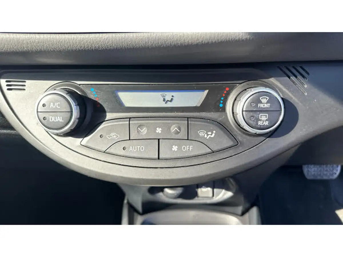 2019-toyota-yaris-15-vvt-i-icon-tech-98bhp-hybrid-1497cc-e-cvt-big-22