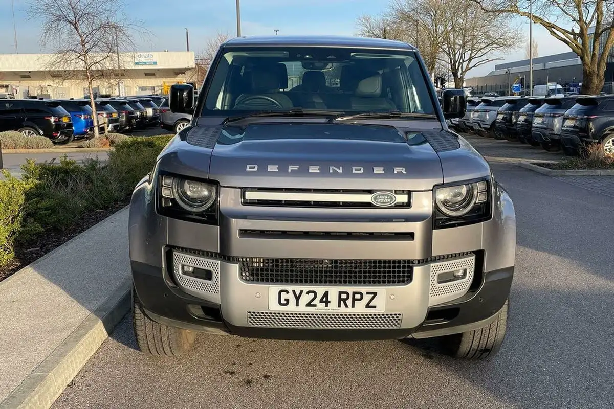 2024-land-rover-90-defender-30-d250-hse-big-14