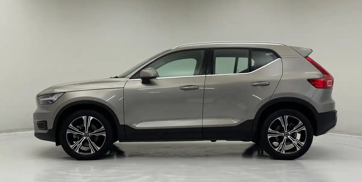 2021-volvo-xc40-20-b4-inscription-pro-194bhp-auto-big-3