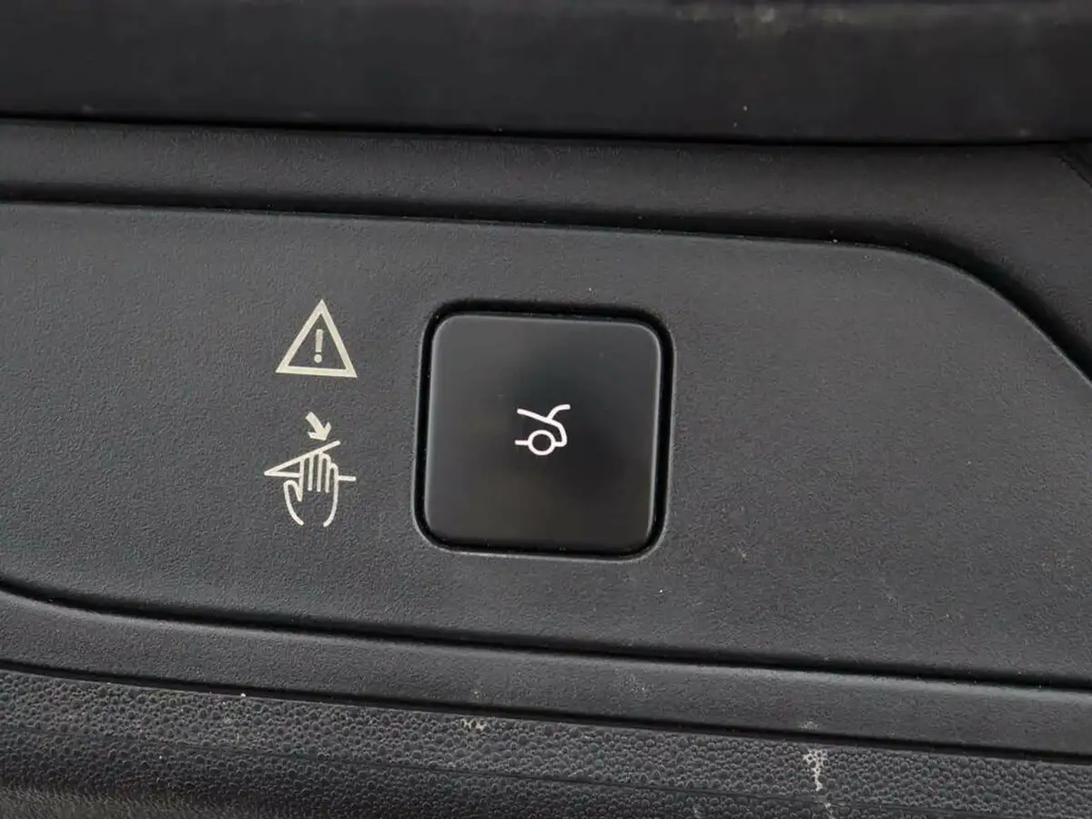 2019-citroen-grand-c4-spacetourer-15bluehdi-flair-eat8-big-10
