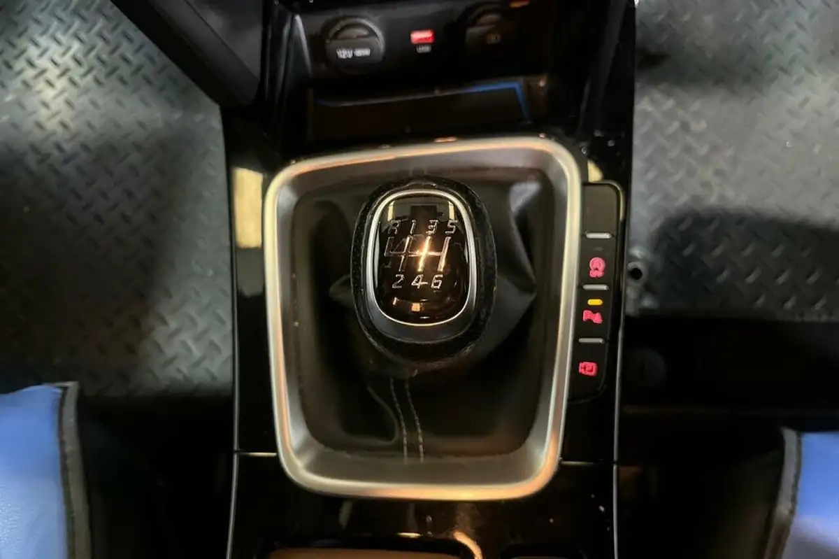 2022-kia-pro-ceed-15-t-gdi-gt-line-big-15