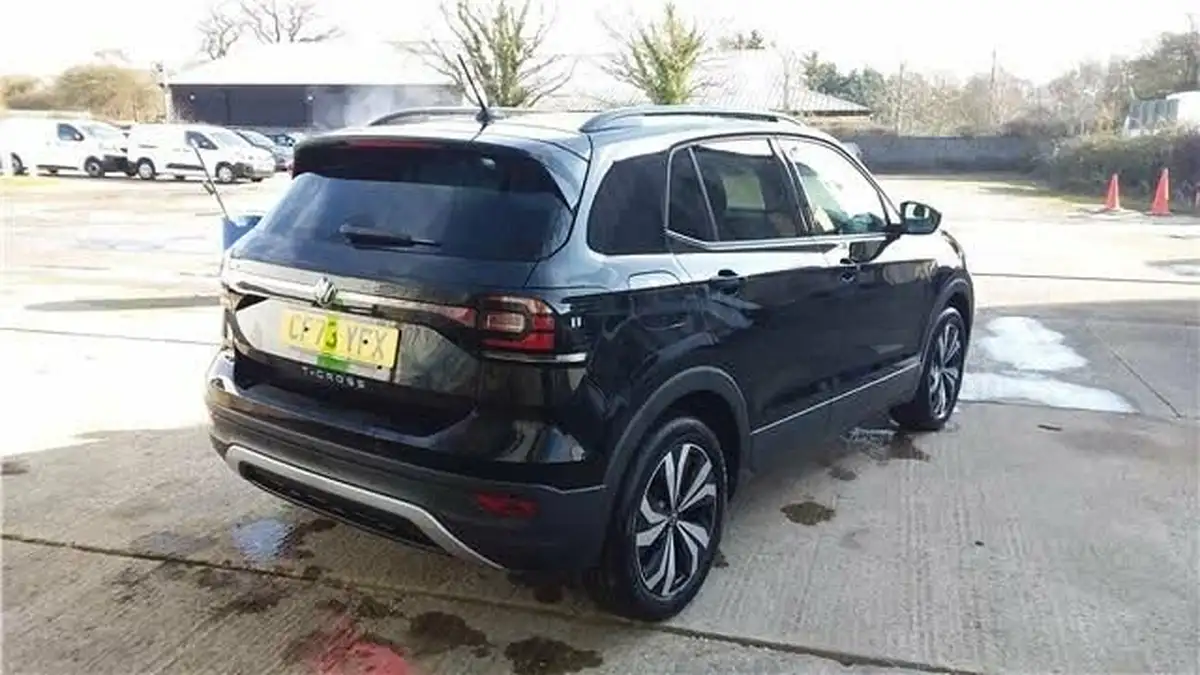 2023-volkswagen-t-cross-10-tsi-black-edition-110ps-big-3