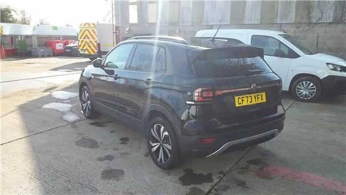 2023-volkswagen-t-cross-10-tsi-black-edition-110ps-big-7