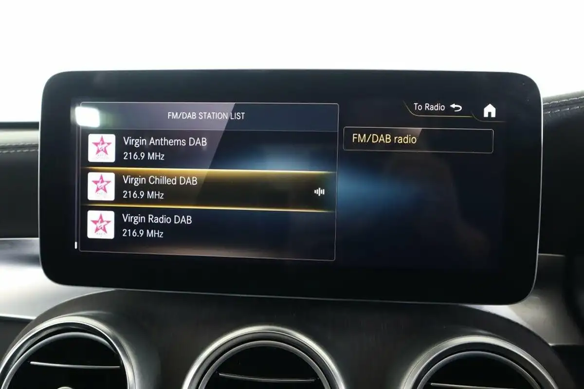 2021-mercedes-benz-glc-class-20d-glc300d-amg-line-premium-plus-245ps-station-wagon-5d-big-35