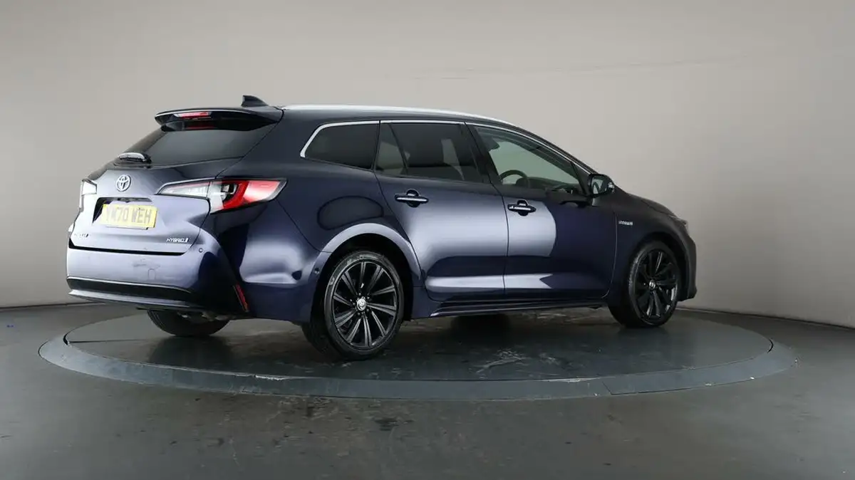 2021-toyota-corolla-18-vvt-i-design-trk-touring-sports-5d-big-7