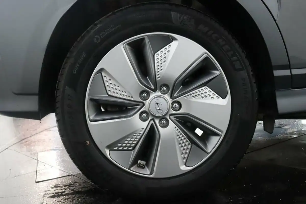 2020-hyundai-kona-e-premium-204ps-big-46