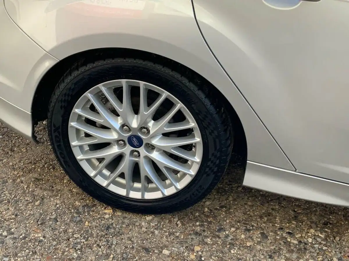 2013-ford-focus-16-zetec-s-ti-vct-125ps-hatchback-powershift-big-45