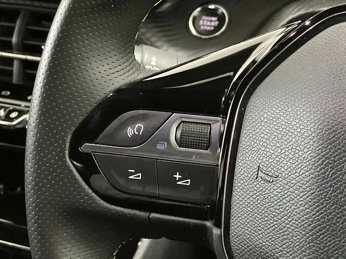 2022-peugeot-2008-suv-e-gt-premium-big-15