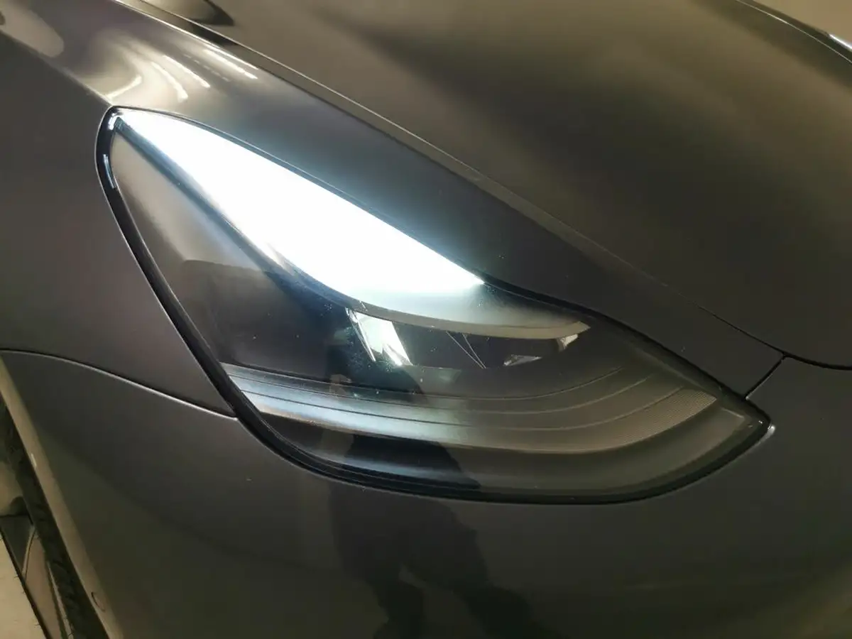 2020-tesla-model-3-e-long-range-big-26