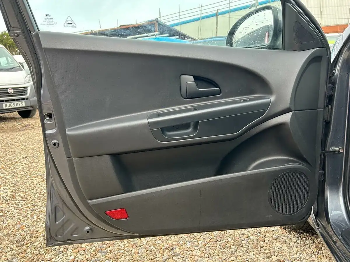 2009-kia-ceed-16td-gs-hatchback-big-43