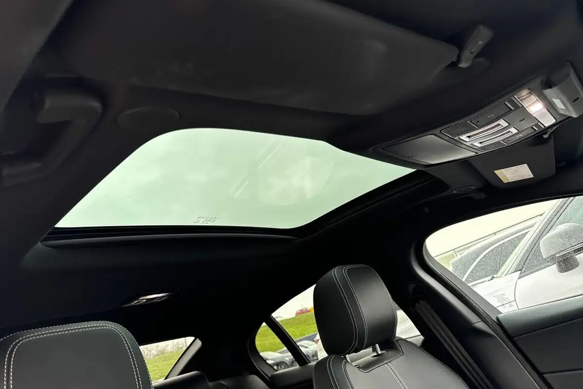 2023-jaguar-xe-20-p300-300-sport-big-33