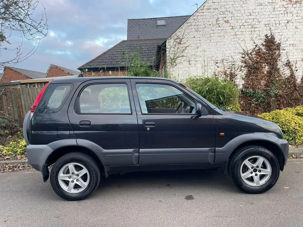 2005-daihatsu-terios-13-tracker-big-9