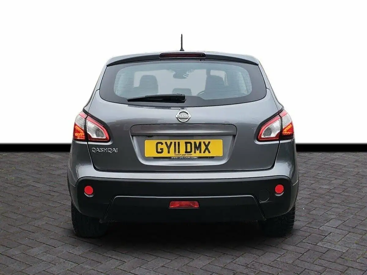 2011-nissan-qashqai-20-acenta-big-5
