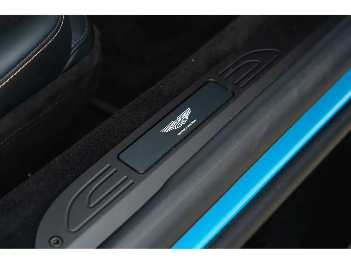 2024-aston-martin-vantage-40-v8-vantage-coupe-auto-big-36