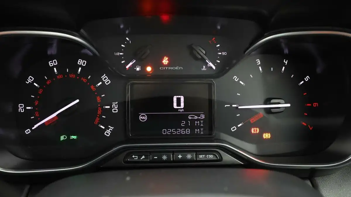 2020-citroen-c3-aircross-12-puretech-flair-110ps-ss-big-9