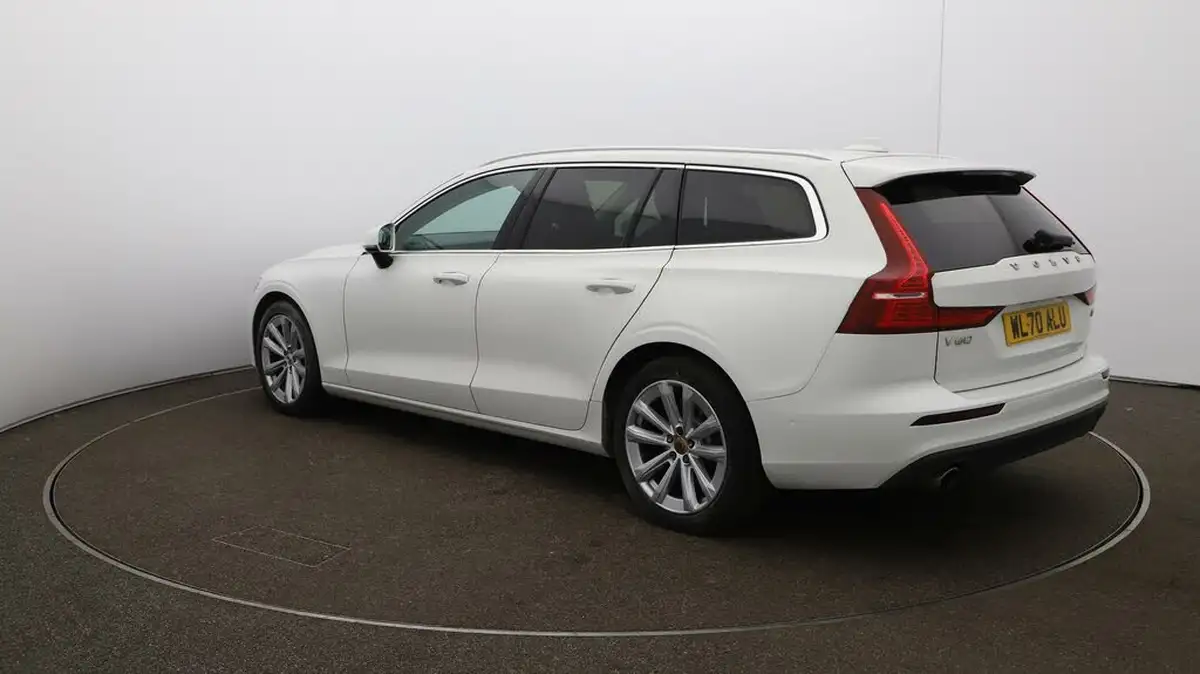 2020-volvo-v60-20td-b4-momentum-big-54