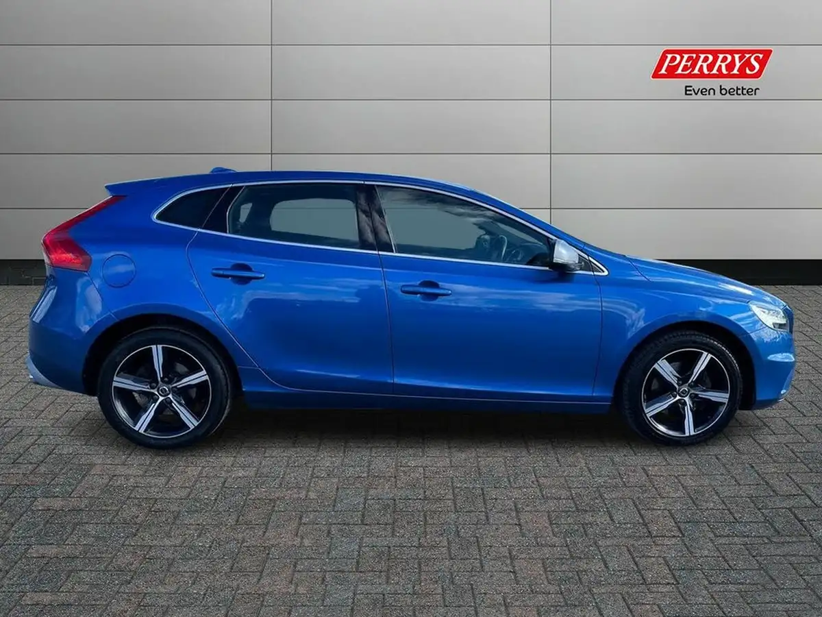 2018-volvo-v40-20-t2-r-design-nav-plus-big-2