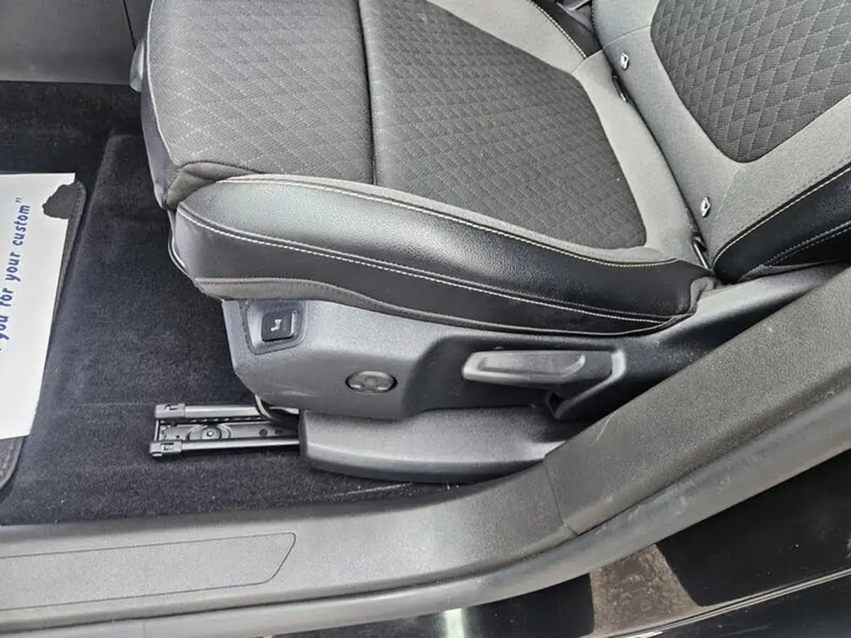 2019-vauxhall-grandland-x-12-sri-nav-big-15