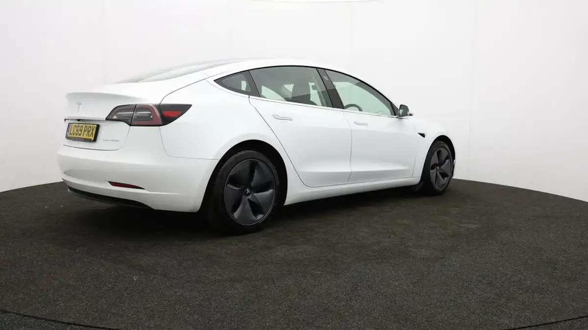 2019-tesla-model-3-e-long-range-4x4-big-6