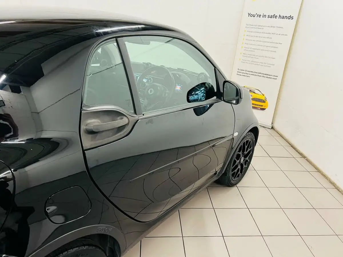 2016-smart-fortwo-10-edition-black-twinamic-big-33