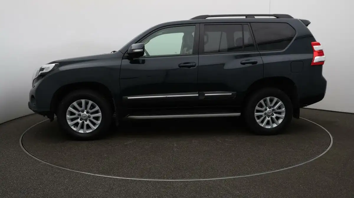 2017-toyota-land-cruiser-28d-4d-invincible-7st-big-4