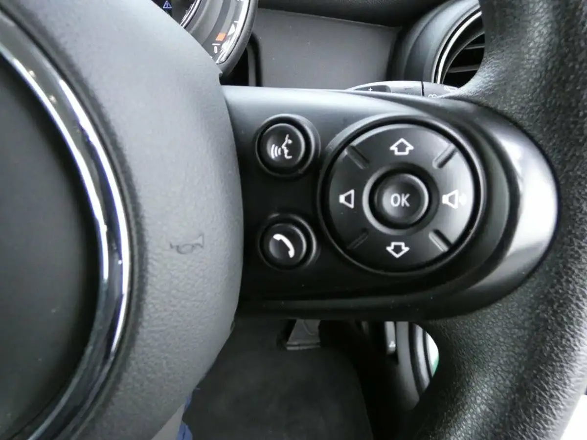 2021-mini-cooper-15-one-classic-series-ii-5d-auto-big-14