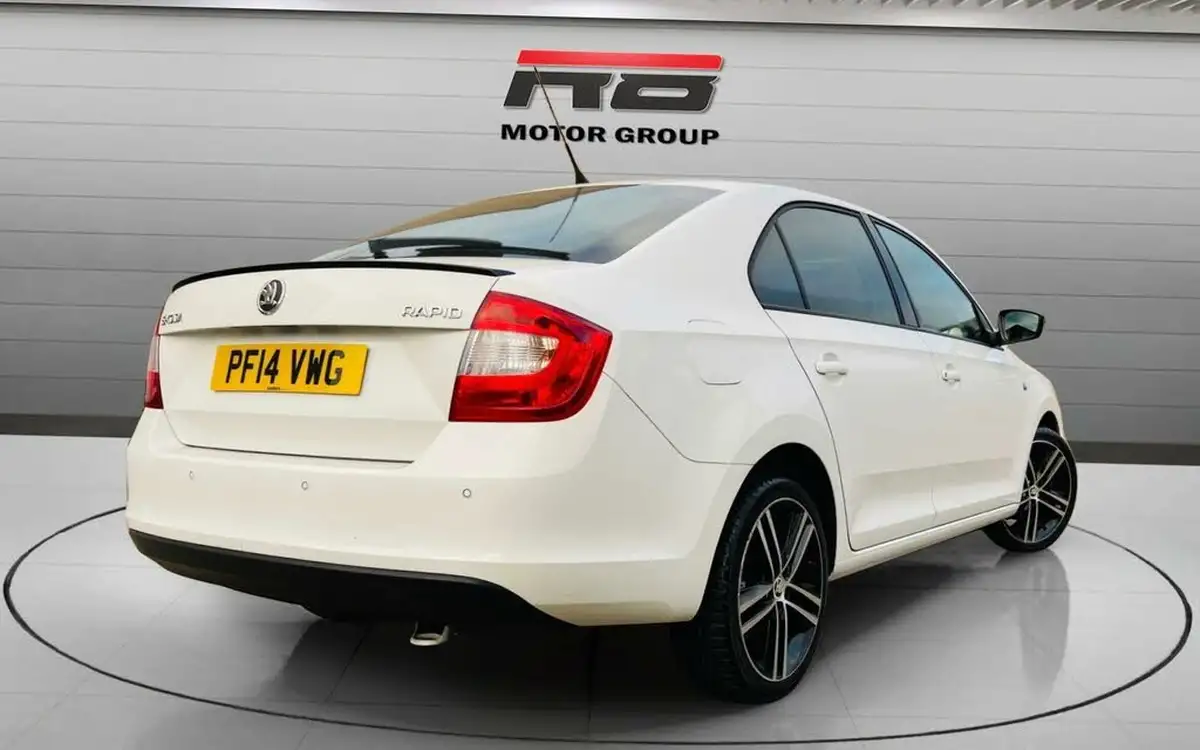 2014-skoda-rapid-12-sport-big-8