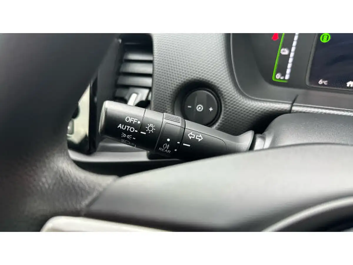 2022-honda-jazz-15-i-mmd-se-109ps-big-26