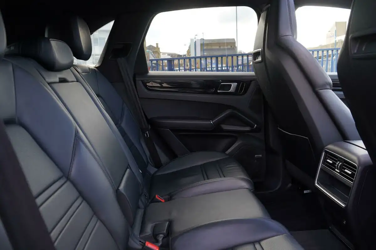 2019-porsche-cayenne-30-v6-s-big-22