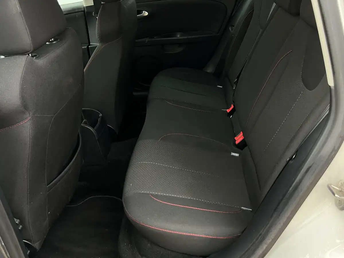 2011-seat-leon-20td-fr-cr-big-10