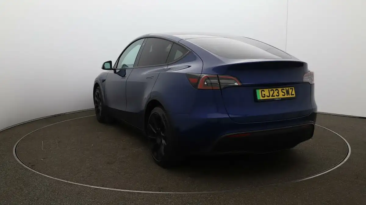 2023-tesla-model-y-e-rwd-big-58