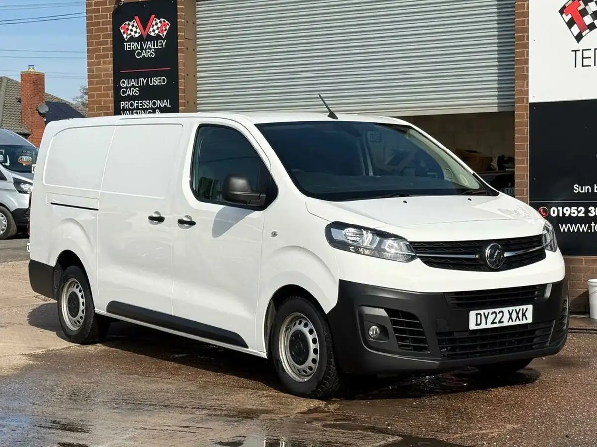 2022-vauxhall-vivaro-20td-3100-l2h1-dynamic-panel-big-13