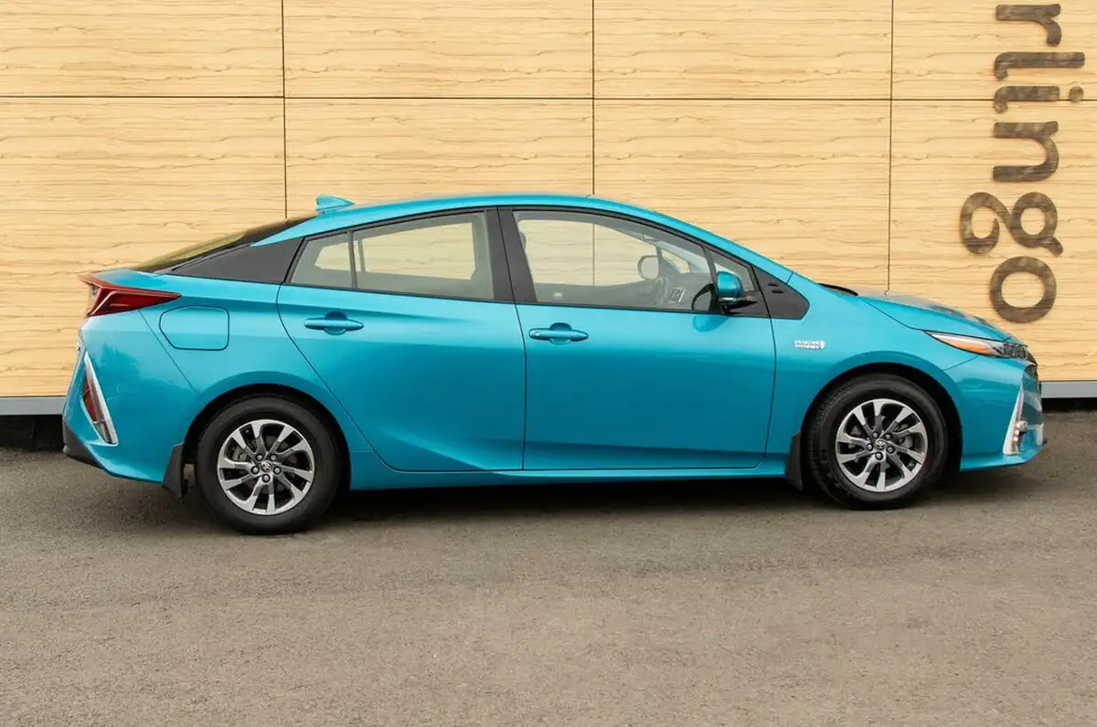 2017-toyota-prius-18-vvt-i-business-edition-plus-solar-roof-big-14