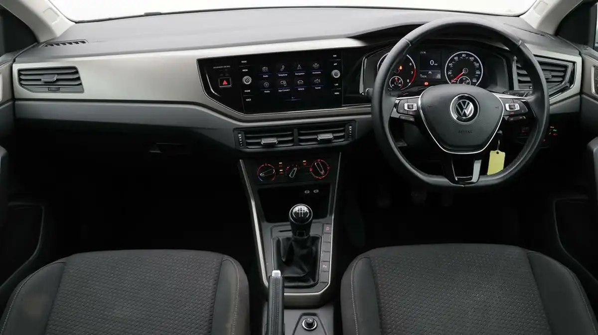 2021-volkswagen-polo-10-match-big-13