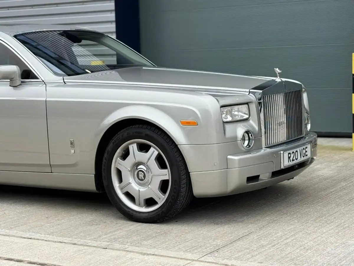 2007-rolls-royce-phantom-67-limousine-4d-big-9