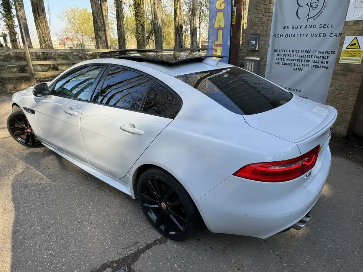 2017-jaguar-xe-20d-r-sport-180ps-awd-1999cc-auto-big-17
