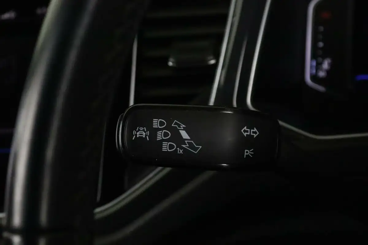 2018-volkswagen-t-roc-15-tsi-sel-ss-big-22