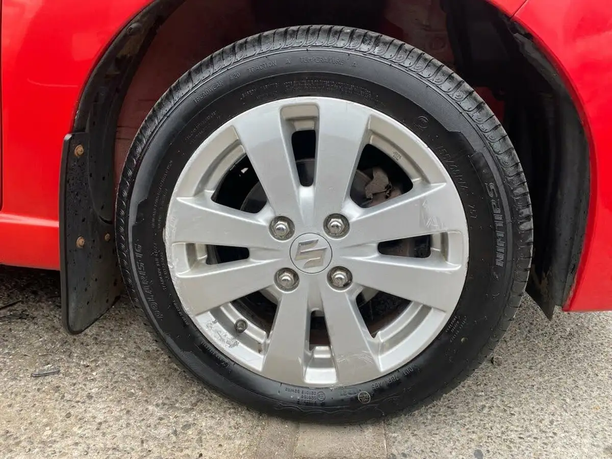 2009-suzuki-alto-10-sz4-big-24