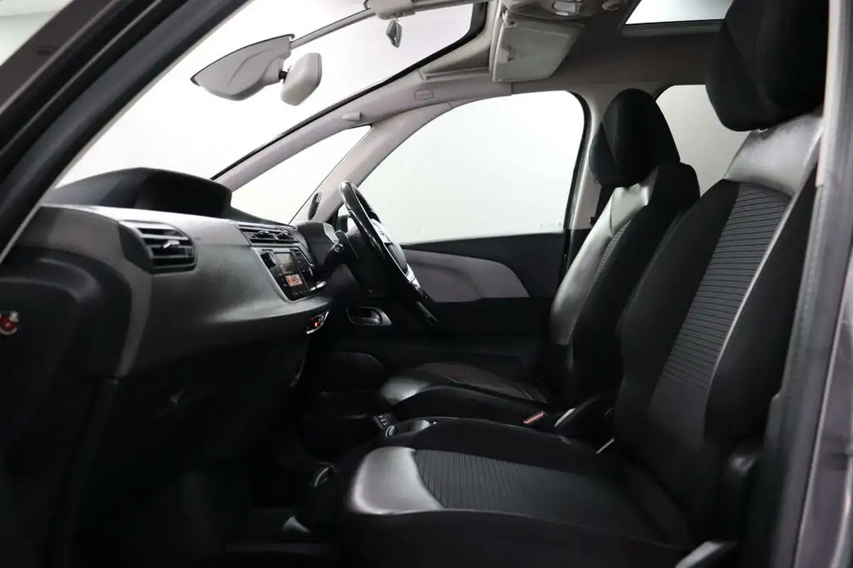 2017-citroen-grand-c4-picasso-16bluehdi-flair-eat6-big-43