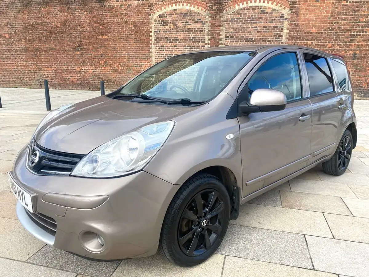 2011-nissan-note-14-n-tec-big-6