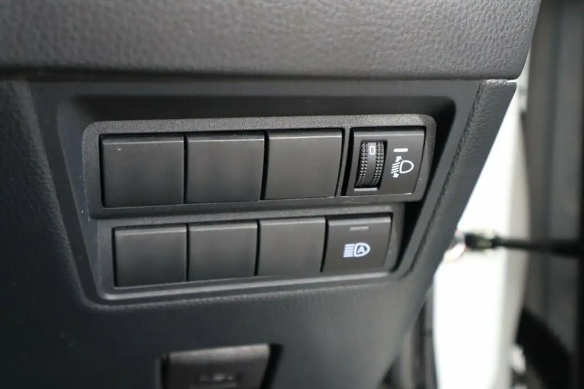 2022-toyota-yaris-15-vvt-i-icon-big-18